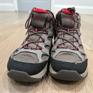 Big Kid's Moab 3 Mid Waterproof Boot Size 6.5. Worn 3 times